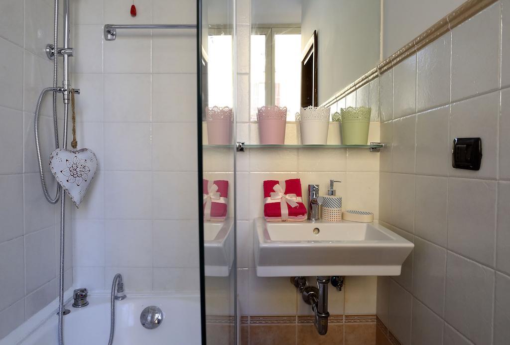 روما Caracciolo Guest House الغرفة الصورة