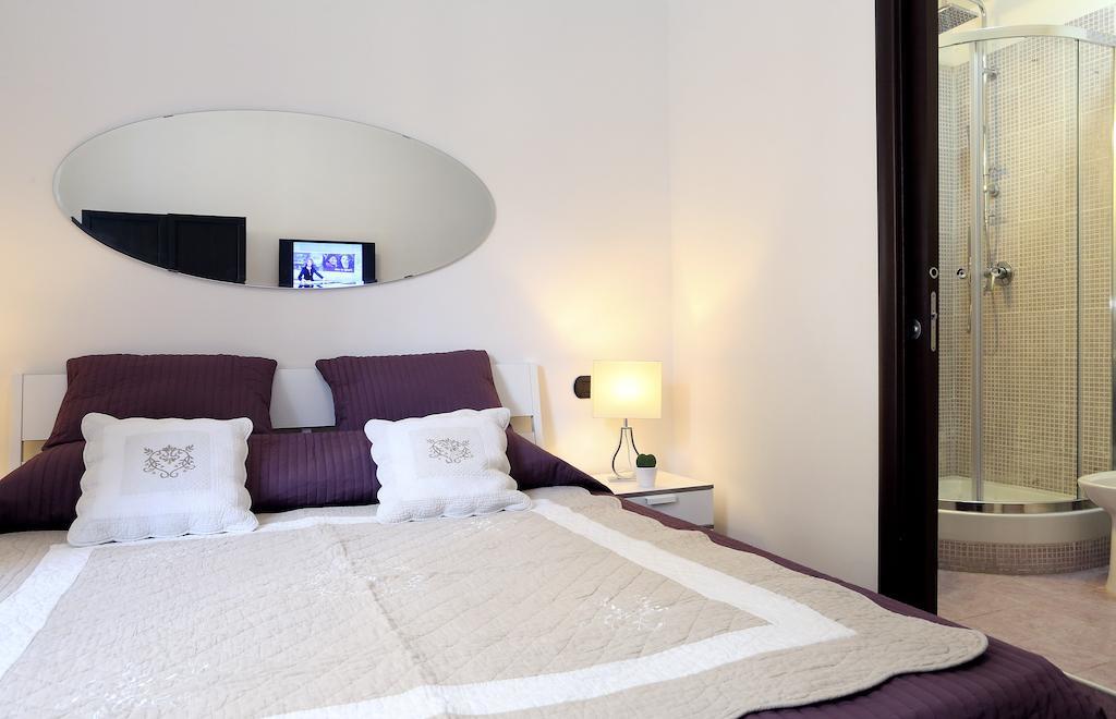 روما Caracciolo Guest House الغرفة الصورة